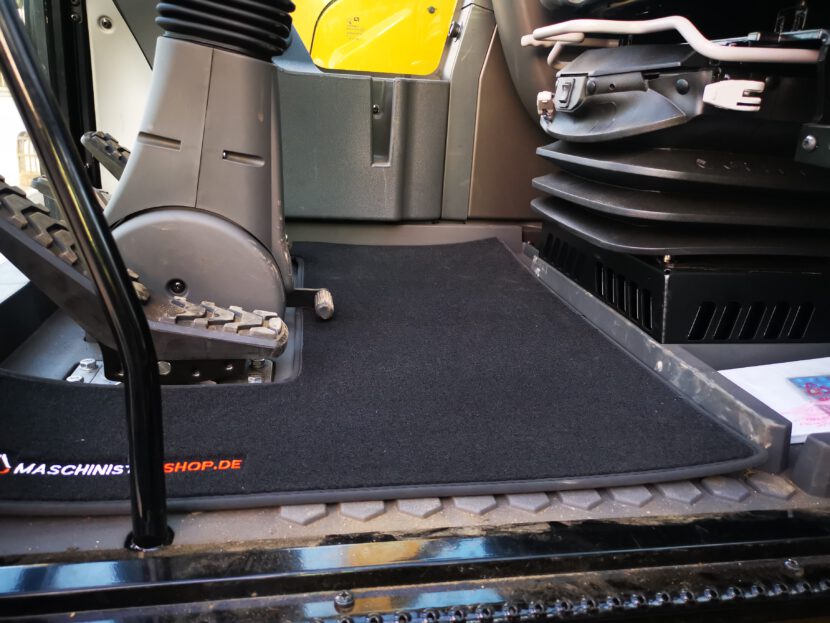 Fußmatte passend für Caterpillar Mobilbagger – Bild 6