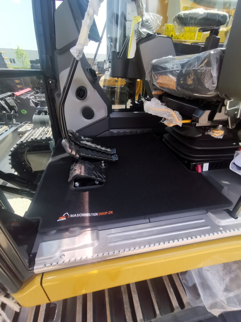 Fußmatte passend für Caterpillar Kettenbagger NextGeneration – Bild 3